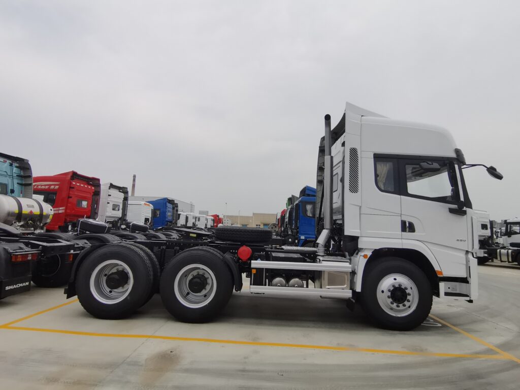 SHACMAN X5000 6×4 Tractor Truck - LNG
